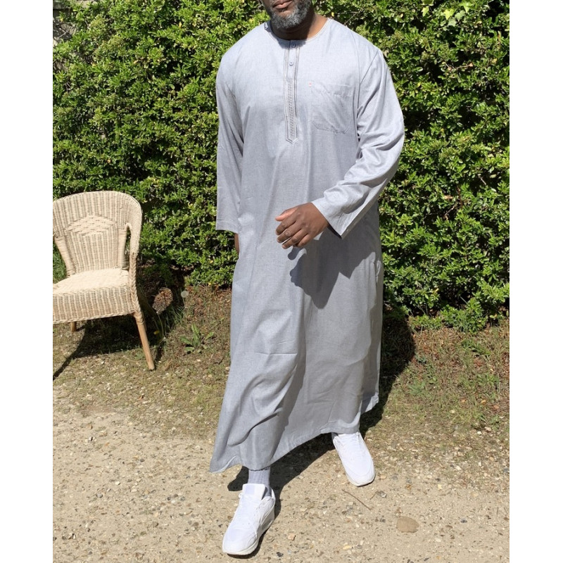 Qamis Long Omani Sans Col - Tissu Coton Gris Clair - Manche Longue Style Ikaf -Afaq Qamis Long Omani Sans Col - Tissu Coton Gris Clair - Manche Longue Style Ikaf -Afaq