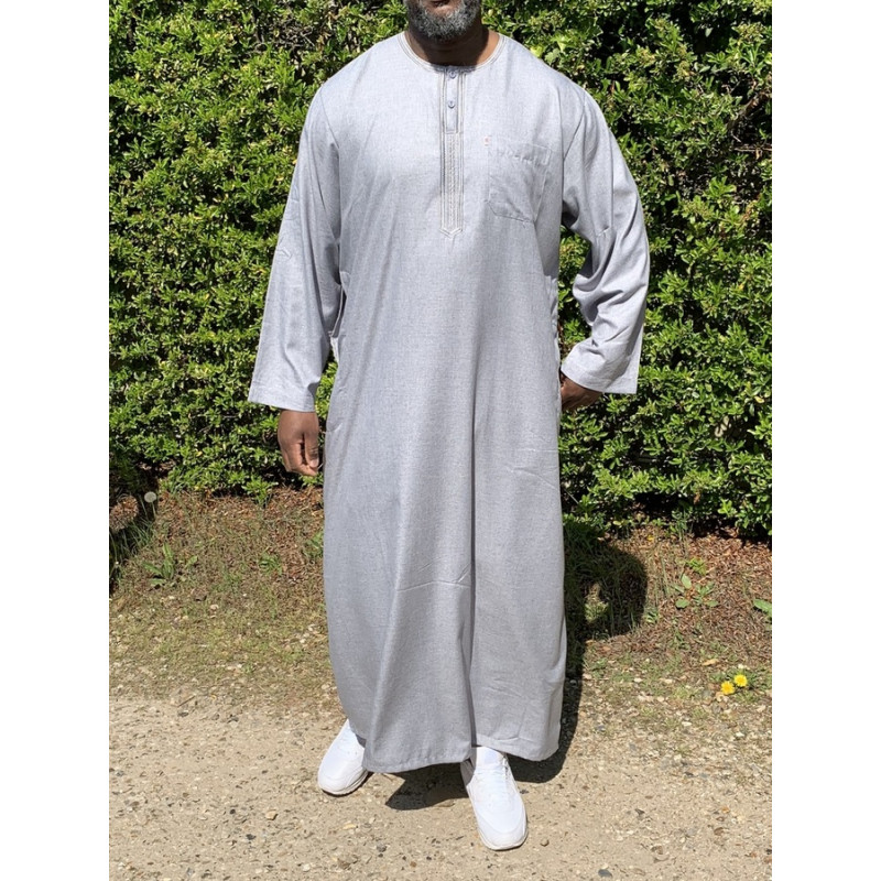 Qamis Long Omani Sans Col - Tissu Coton Gris Clair - Manche Longue Style Ikaf -Afaq Qamis Long Omani Sans Col - Tissu Coton Gris Clair - Manche Longue Style Ikaf -Afaq