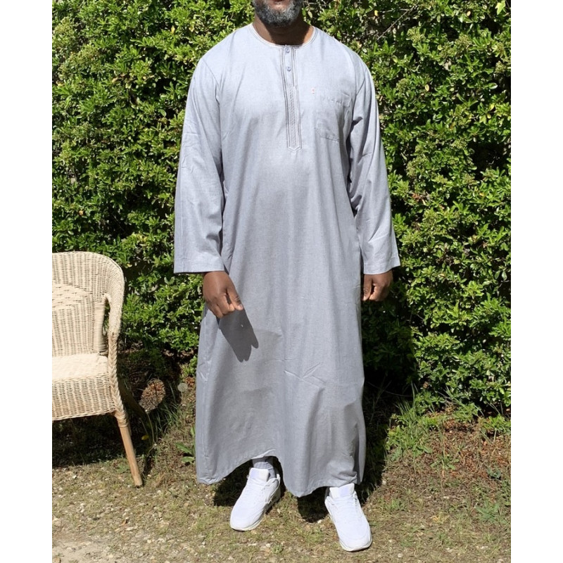 Qamis Long Omani Sans Col - Tissu Coton Gris Clair - Manche Longue Style Ikaf -Afaq Qamis Long Omani Sans Col - Tissu Coton Gris Clair - Manche Longue Style Ikaf -Afaq
