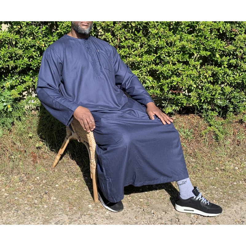 Qamis Long Omani Sans Col - Tissu Coton Bleu Nuit - Manche Longue Style Ikaf -Afaq Qamis Long Omani Sans Col - Tissu Coton Bleu Nuit - Manche Longue Style Ikaf -Afaq