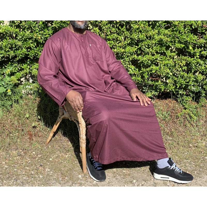 Qamis Long Omani Sans Col - Tissu Coton Bordeaux - Manche Longue Style Ikaf -Afaq Qamis Long Omani Sans Col - Tissu Coton Bordeaux - Manche Longue Style Ikaf -Afaq