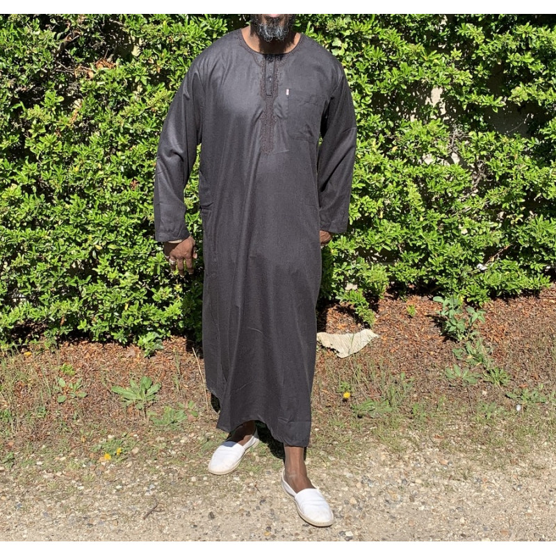 Qamis Long Omani Sans Col - Tissu Coton Noir - Manche Longue Style Ikaf -Afaq Qamis Long Omani Sans Col - Tissu Coton Noir - Manche Longue Style Ikaf -Afaq