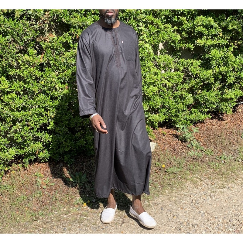 Qamis Long Omani Sans Col - Tissu Coton Noir - Manche Longue Style Ikaf -Afaq Qamis Long Omani Sans Col - Tissu Coton Noir - Manche Longue Style Ikaf -Afaq