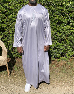 Qamis Long Omani Sans Col - Tissu Glacé Gris - Manche Longue Style Ikaf -Afaq