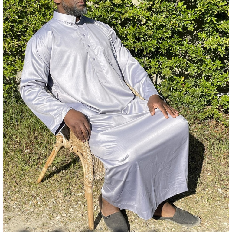 Qamis Long Saoudien De Luxe à Col - Tissu Glacé Gris Clair - Manche Longue Style Haramain ou Daffah -Afaq