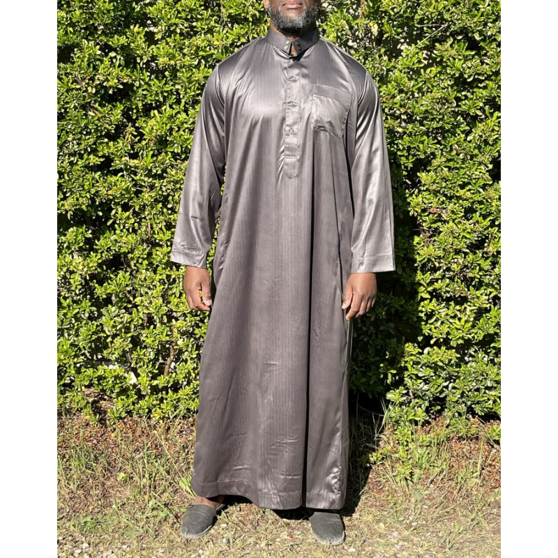 Qamis Long Saoudien De Luxe à Col - Tissu Glacé Kaki - Manche Longue Style Haramain ou Daffah -Afaq