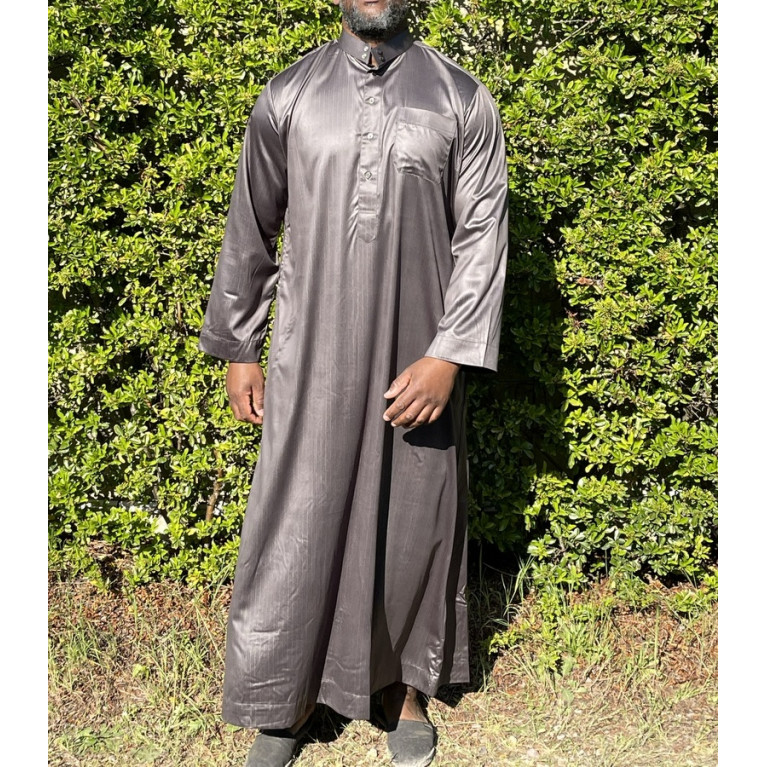 Qamis Long Saoudien De Luxe à Col - Tissu Glacé Kaki - Manche Longue Style Haramain ou Daffah -Afaq