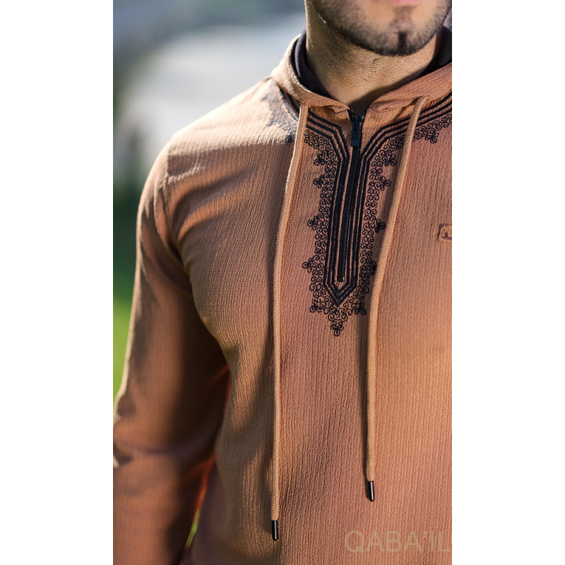 Sweat Camel Qaba'il : Etniz Relief Sweat Camel Qaba'il : Etniz Relief