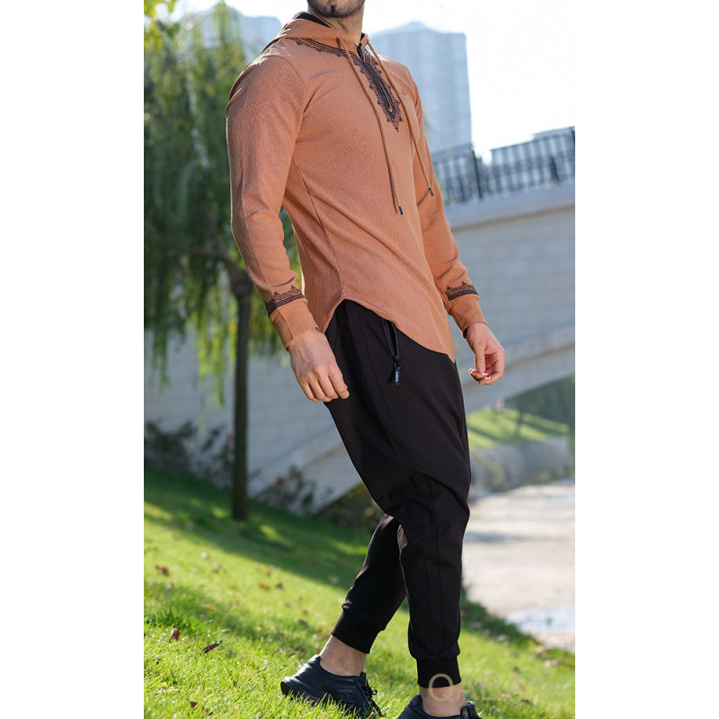 Sweat Camel Qaba'il : Etniz Relief Sweat Camel Qaba'il : Etniz Relief