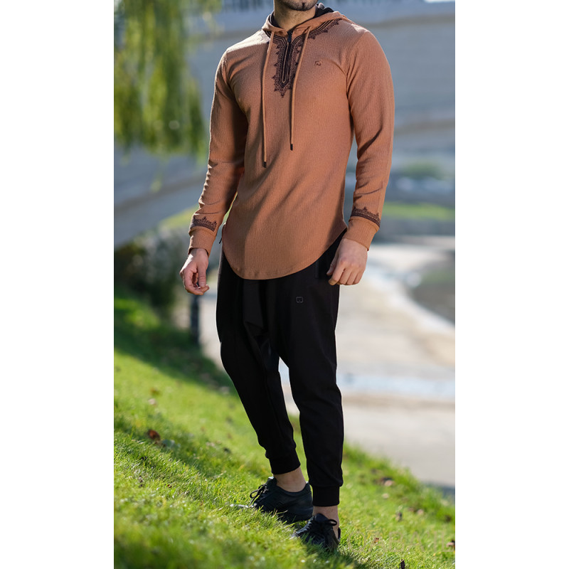 Sweat Camel Qaba'il : Etniz Relief Sweat Camel Qaba'il : Etniz Relief