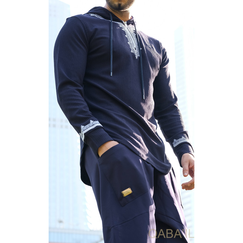 Sweat Bleu Nuit Qaba'il : Etniz Relief Sweat Bleu Nuit Qaba'il : Etniz Relief