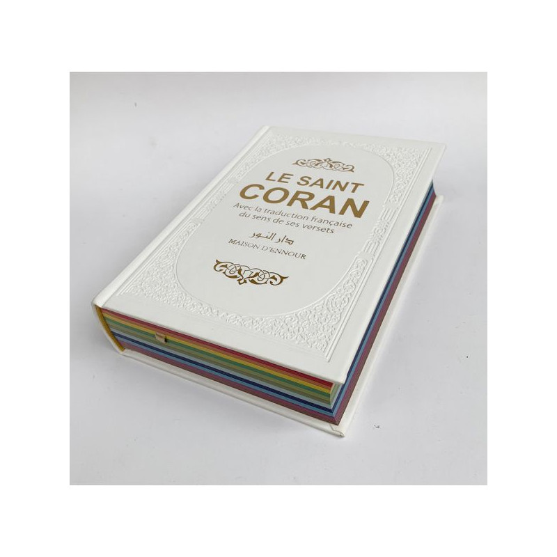 Le Saint Coran - Couverture Simili-Daim Blanc - Pages Arc-En-Ciel - Arabe et Français - Format Moyen- 14,5 x 20.70 cm - Edtion Le Saint Coran - Couverture Simili-Daim Blanc - Pages Arc-En-Ciel - Arabe et Français - Format Moyen- 14,5 x 20.70 cm - Edtion