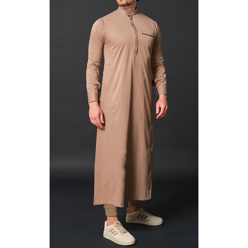 Qaba'il : Amir - Qamis Long Camel de Luxe Gamme Premium Qaba'il : Amir - Qamis Long Camel de Luxe Gamme Premium