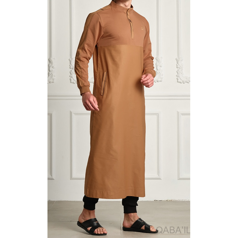 Qamis Subtile Long Camel avec Broderie Choco Qaba'il