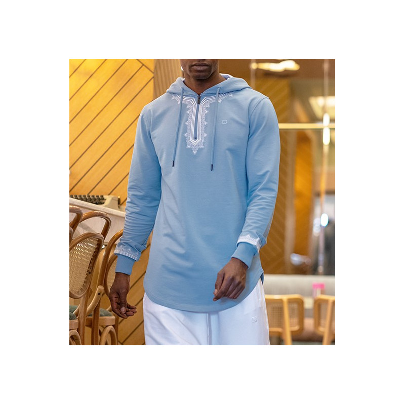 Sweat Bleu Ciel et Broderie Blanche - Qaba'il : Etniz MA W24