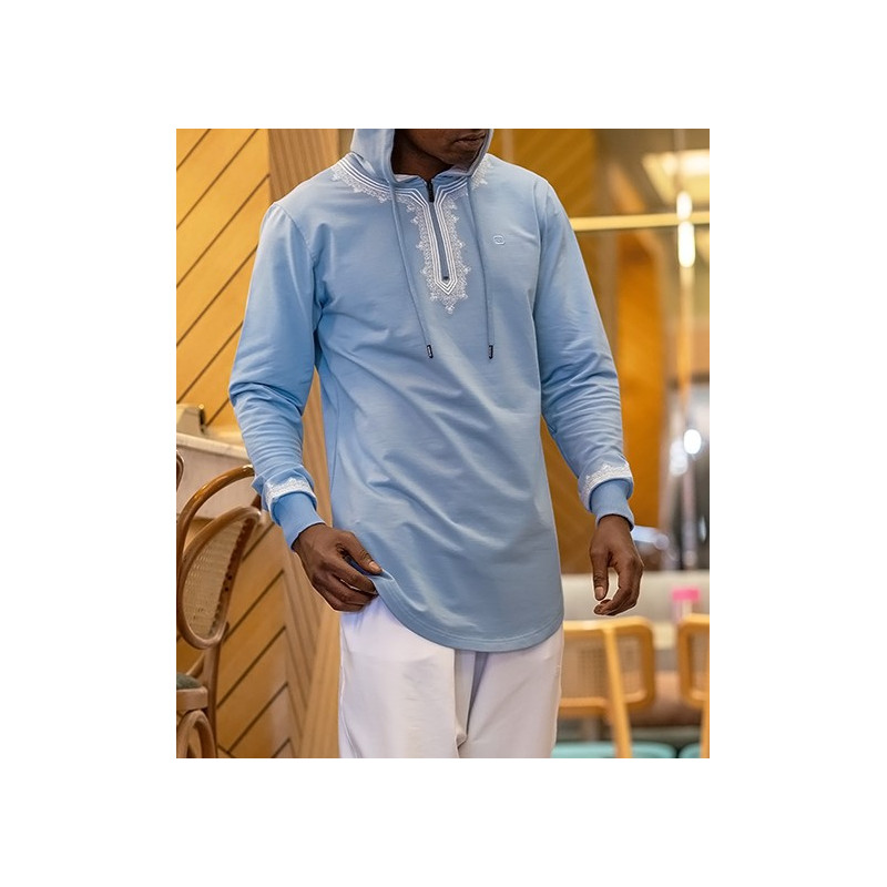 Sweat Bleu Ciel et Broderie Blanche - Qaba'il : Etniz MA W24