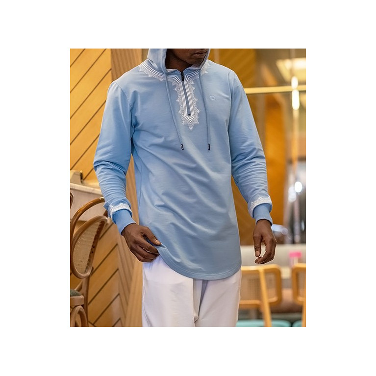 Sweat Bleu Ciel et Broderie Blanche - Qaba'il : Etniz MA W24