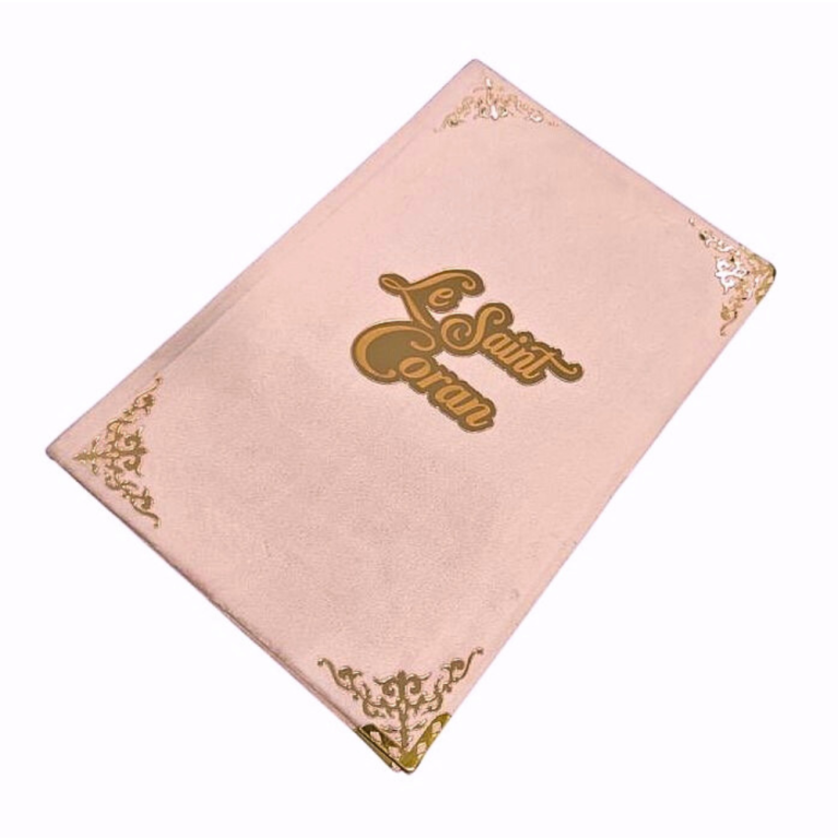 Coran Bilingue Couverture en Daim de Luxe avec Dorure - Fr/Ar avec QR Code - Éditions Sanadi - Rose Pâle en 2 Tailles