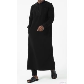 Qamis Noir Long et Broderie Ton sur Ton - Qaba'il : AMWAJ