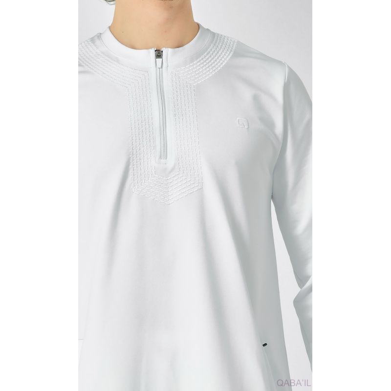 Qamis Blanc Long et Broderie Ton sur Ton - Qaba'il : AMWAJ