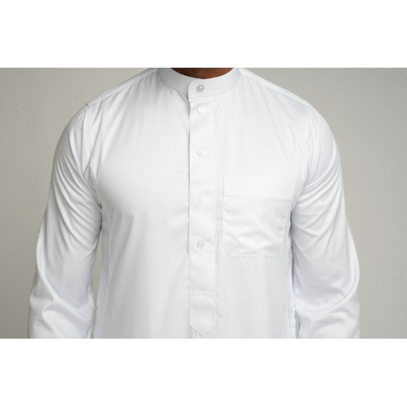 Qamis Homme : Blanc en tissu glacé Coréen, élégance et qualité - Soundouss