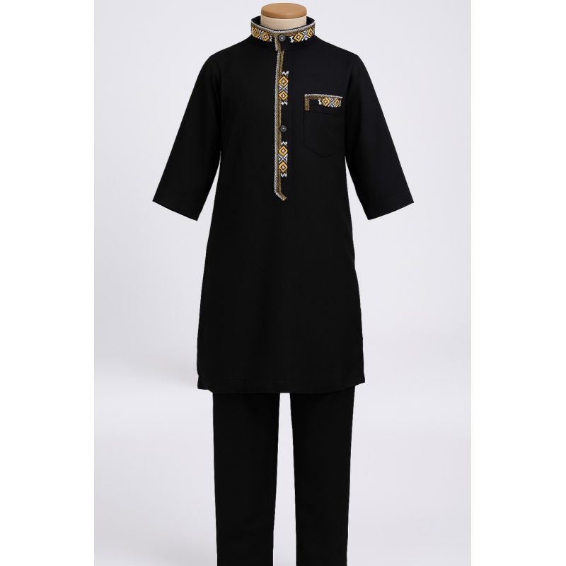Qamis Enfant Noir et Brodé avec son Pantalon de 4 à 15 ans